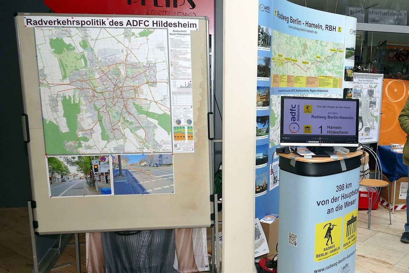 Werbetafel Verkehrswege für Radfahrer in Hildesheim