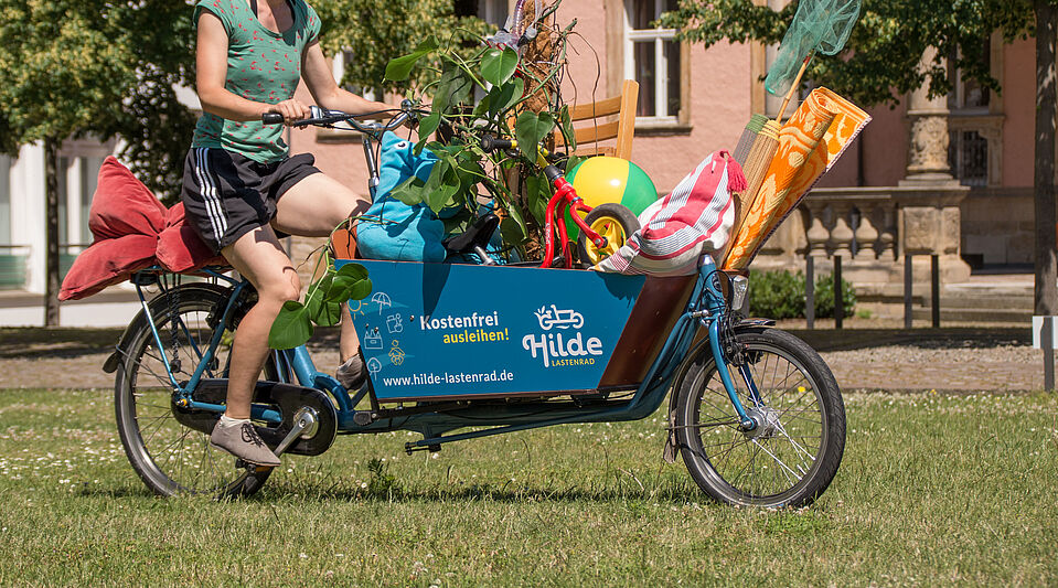 Umzug mit Hilde Lastenrad Hilde, beladen mit Hausrat